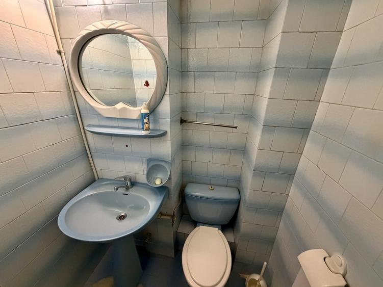 Apartament cu 3 camere decomandat, mobilat în Cetate