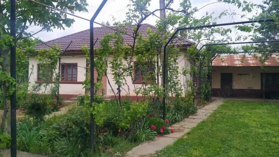 Casa de vanzare in comuna Cosoveni - 4