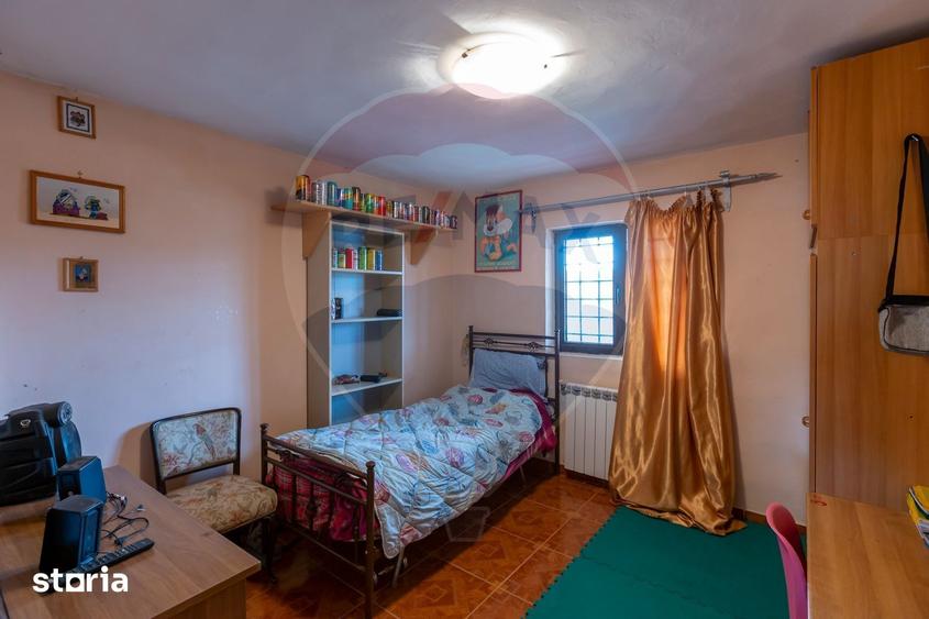 Casă cu 7 camere cu Teren 1020 Mp în Mărgineni