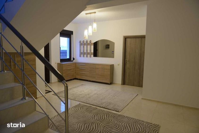 Vila de lux cu 4 camere, 3 dormitoare cu bai proprii si - 2