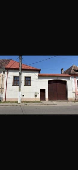 Casă cu 4 camere în Central