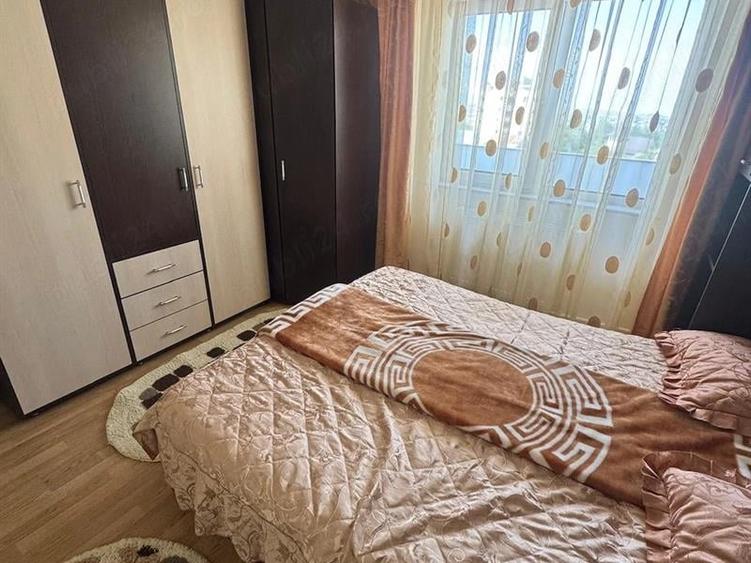 Apartament cu 3 camere decomandat în George Enescu