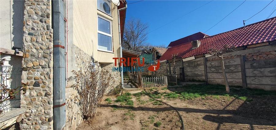 Casă cu 6 camere cu Canalizare în Periferie