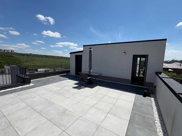 Apartament cu 2 camere decomandat în Rediu