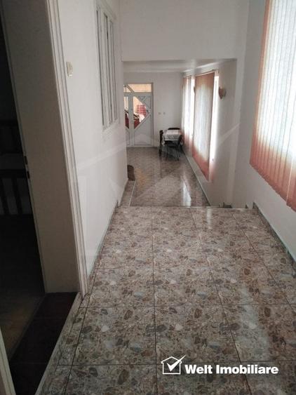 Casă individuală cu 4 camere cu Canalizare în Sâncraiu