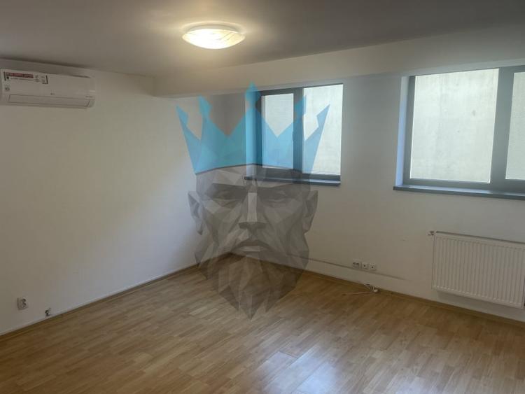 Spațiu comercial, de 79 mp, în Moșilor