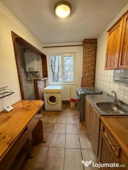 Apartament cu 2 camere semidecomandat, mobilat în Brazda lui Novac