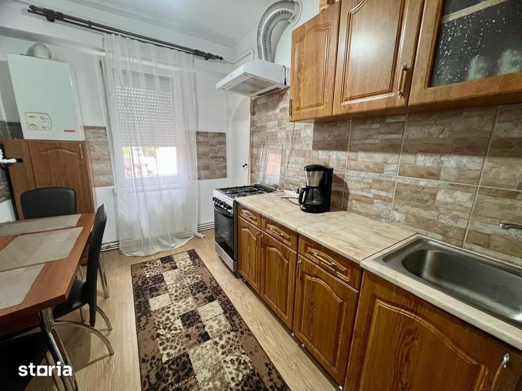 Apartament cu 3 camere în Dâmbu Pietros