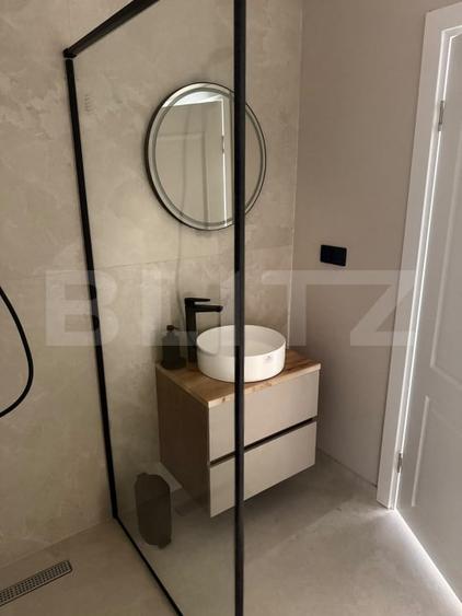 Apartament cu 2 camere semidecomandat în Florești