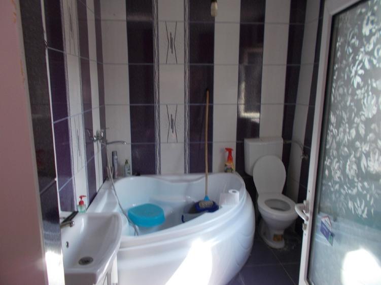 Casă individuală cu 5 camere cu Teren 2788 Mp în Covaci