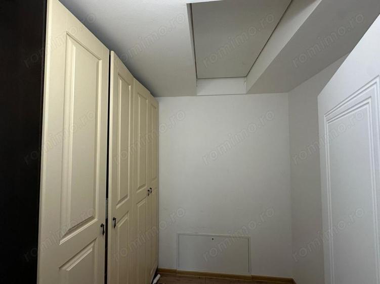 Casă cu 5 camere cu Teren 330 Mp în Girocului
