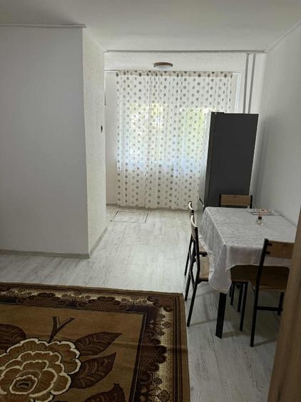 Apartament cu 2 camere semidecomandat în Mărăști