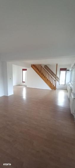 Apartament cu 5 camere în Central