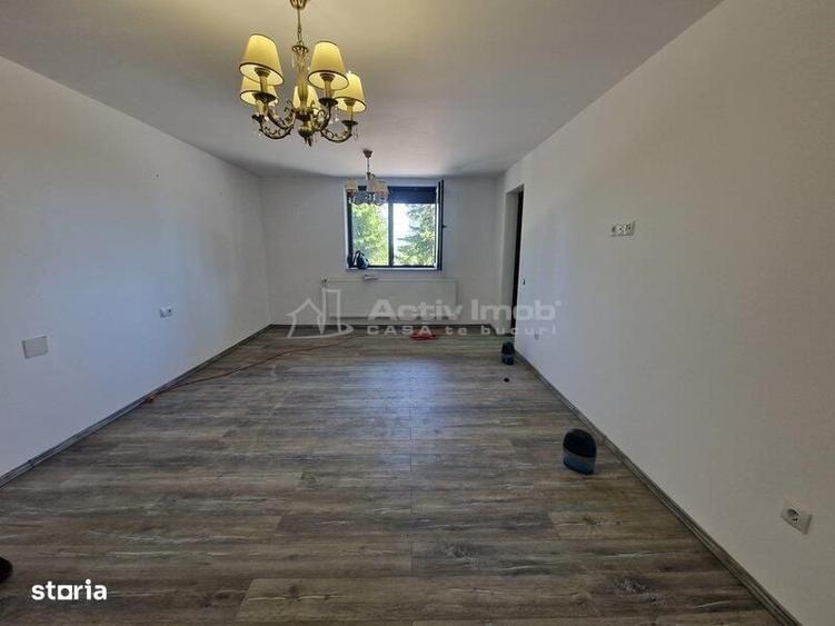 Casă cu 4 camere în Tănăsești