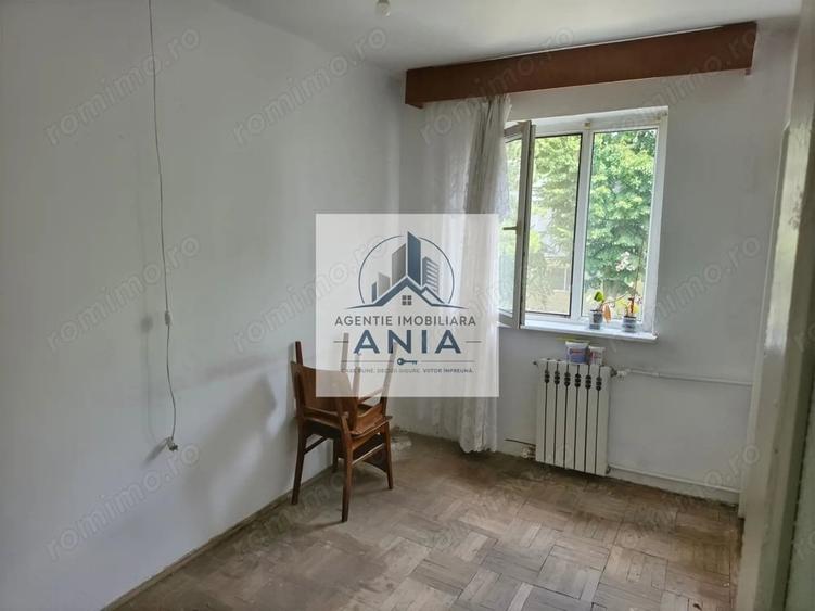 Apartament cu 3 camere semidecomandat în Neptun