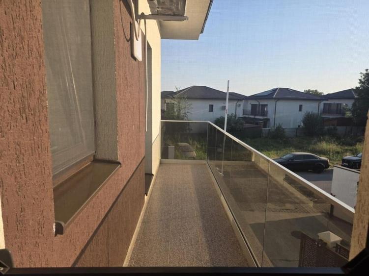 Casă individuală cu 5 camere cu Teren 220 Mp în Tunari