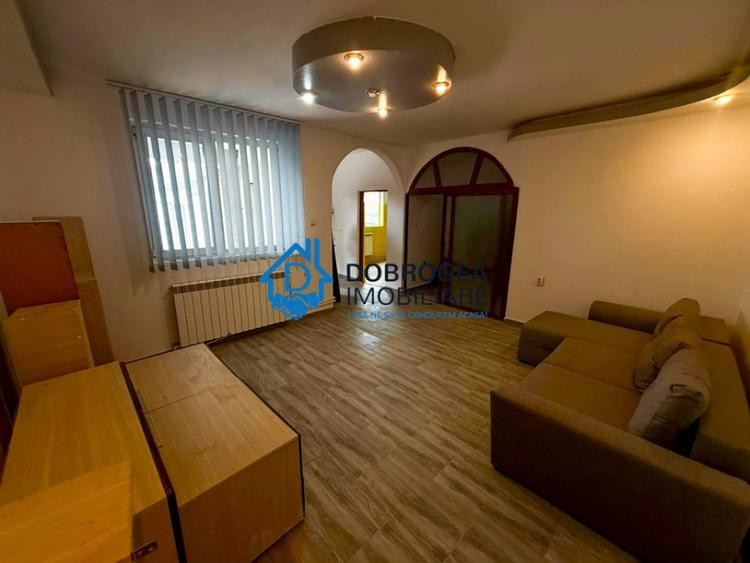 Casă cu 4 camere cu Teren 250 Mp în Păcii