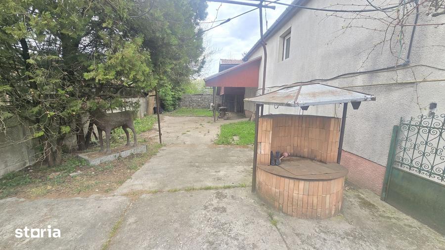 Casă cu 4 camere cu Teren 856 Mp în Central