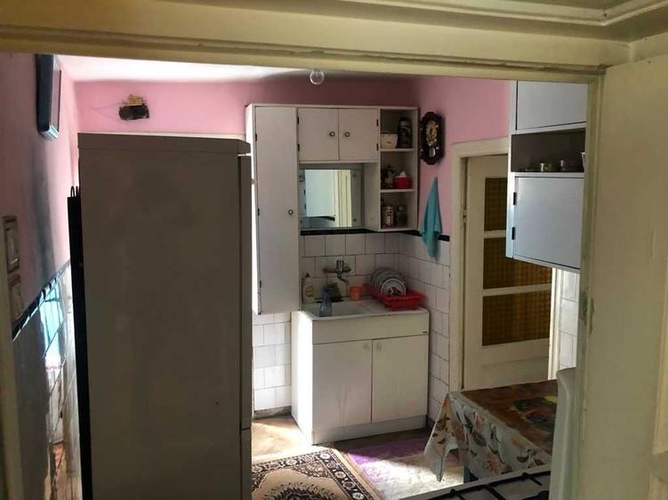 Casă cu 3 camere în Central