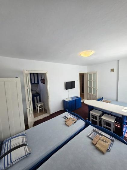 Apartament cu 3 camere decomandat în Tineretului