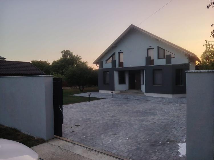 Casă individuală cu 5 camere cu Canalizare în Smârdan