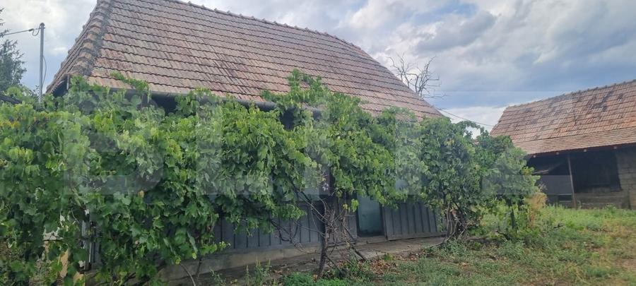 Casă individuală cu 1 camere cu Canalizare în Tritenii de Sus