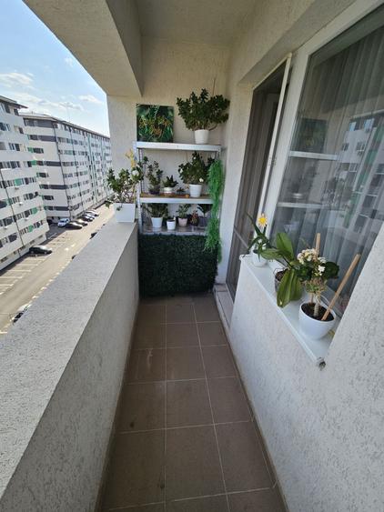 Apartament cu 2 camere semidecomandat în Roșu