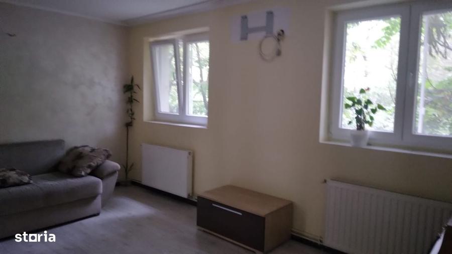 Apartament cu 3 camere în Vitan