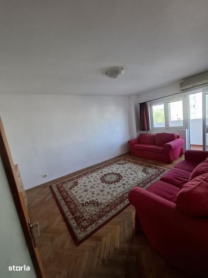 Apartament cu 3 camere decomandat în Tei