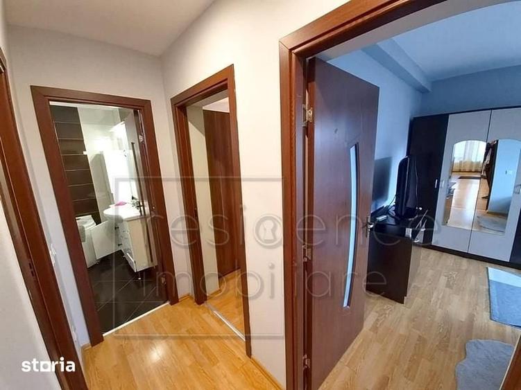 Apartament cu 3 camere semidecomandat în Europa