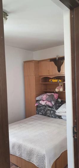 Apartament cu 2 camere semidecomandat în Ostroveni