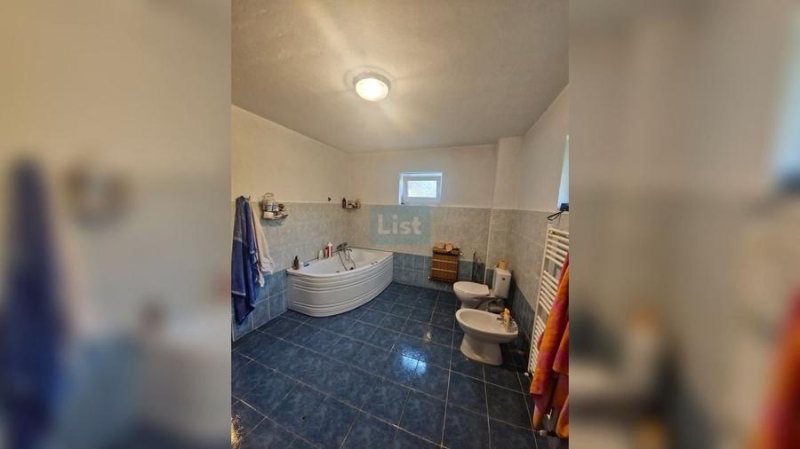 Casă cu 5 camere cu Canalizare în Sud-Est
