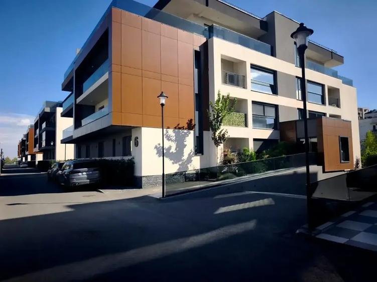 Apartament cu 2 camere decomandat în Titan