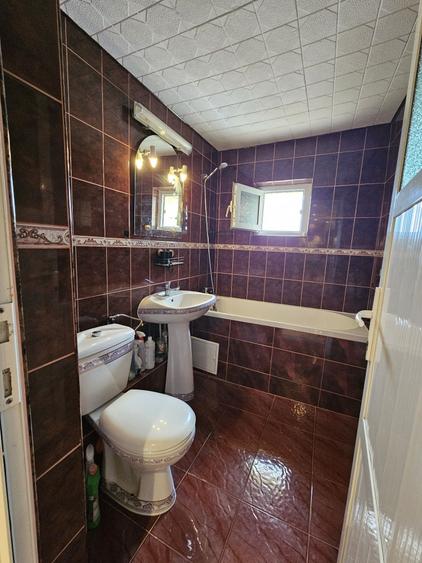 Apartament cu 3 camere decomandat în Micro 11