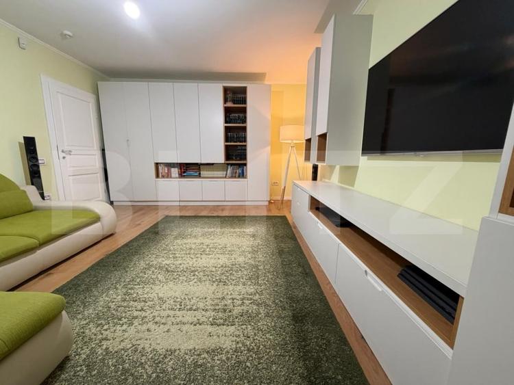 Apartament cu 3 camere decomandat, mobilat în Semicentral
