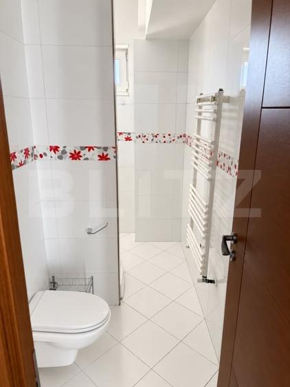 Apartament cu 4 camere semidecomandat, mobilat în Bună Ziua