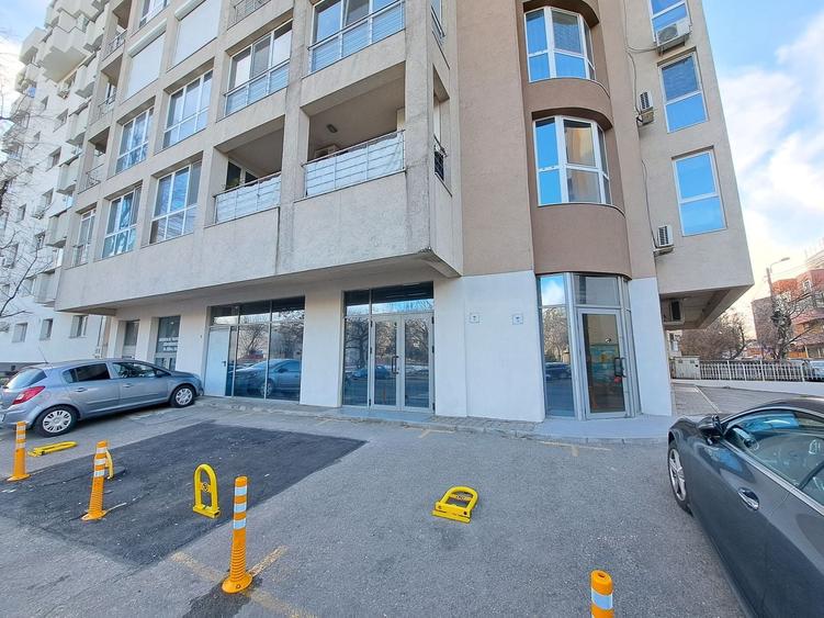 Spațiu comercial, de 143.0299987793 mp, în Vitan Mall