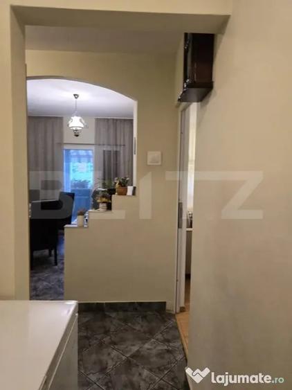 Apartament cu 3 camere decomandat în Soarelui