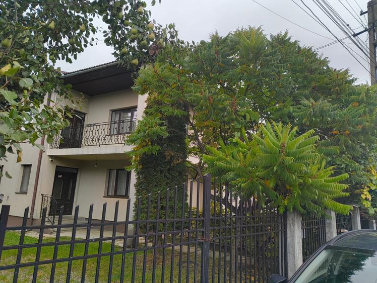 Casă cu 4 camere în Susenii Bârgăului