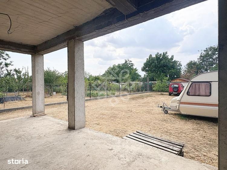 Casă cu 4 camere în Sântandrei