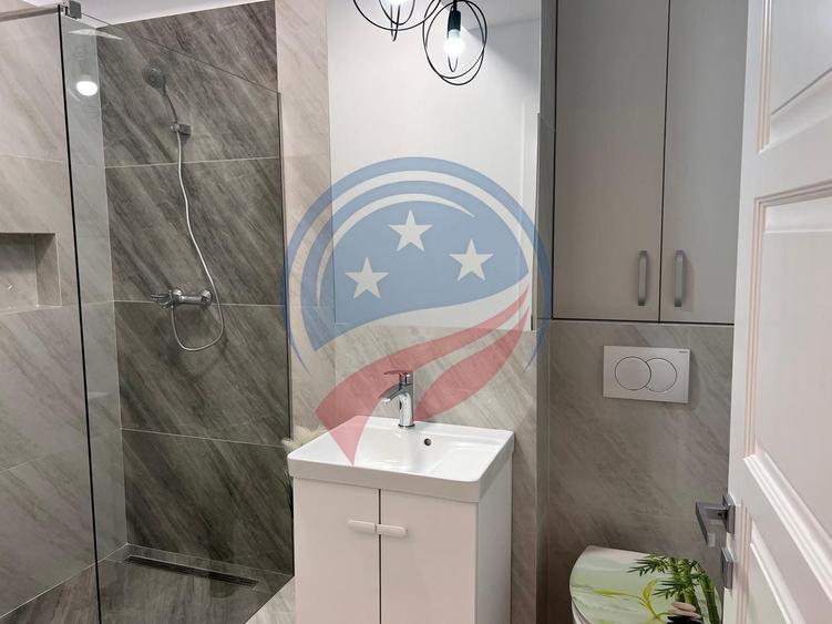 Apartament cu 3 camere semidecomandat în Central