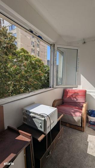 Apartament cu 3 camere semidecomandat în Dristor