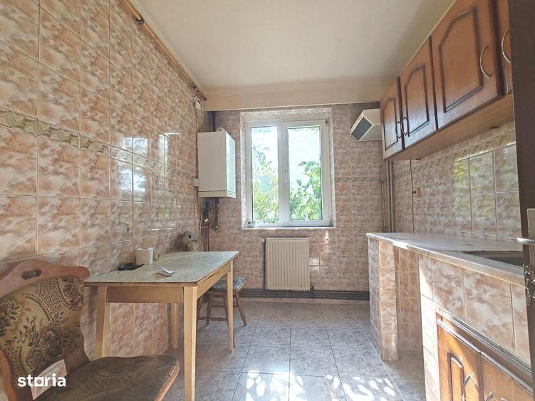 Apartament cu 2 camere semidecomandat în Craiovei