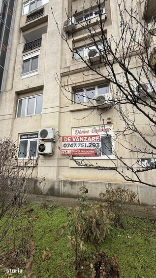 Apartament cu 3 camere decomandat în Nerva Traian