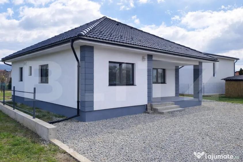 Casă cu 4 camere cu Teren 530 Mp în Central