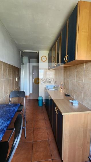 Garsonieră decomandată, mobilată în Decebal