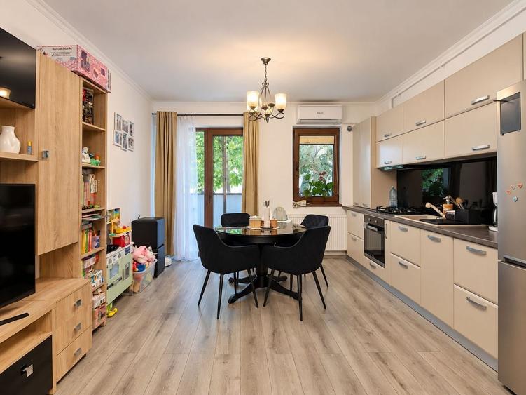 Apartament cu 2 camere semidecomandat, mobilat în Europa