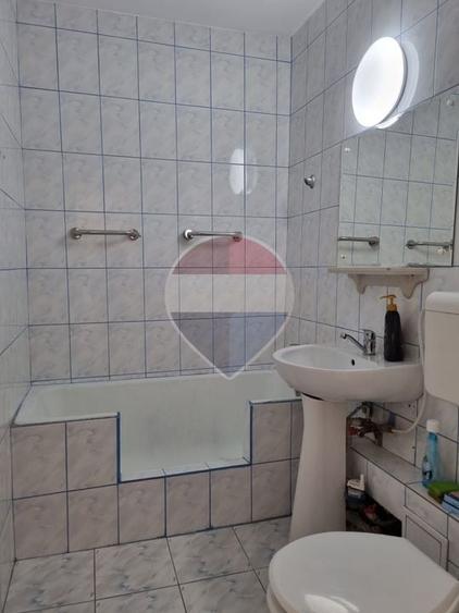Apartament cu 2 camere semidecomandat în Giurgiului
