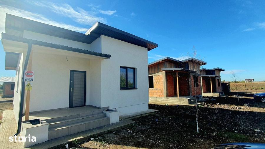 Casă cu 3 camere cu Teren 328 Mp în Crevedia