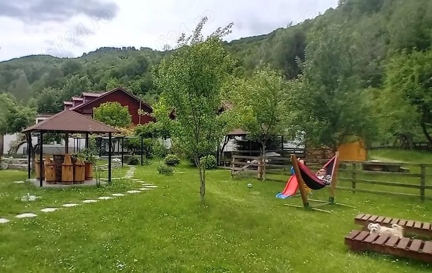 Spațiu comercial, de 600 mp, în Seciu